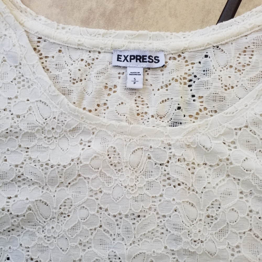 3/$25 EXPRESS Lace TOP S ivory short sleeve - Picture 6 of 8